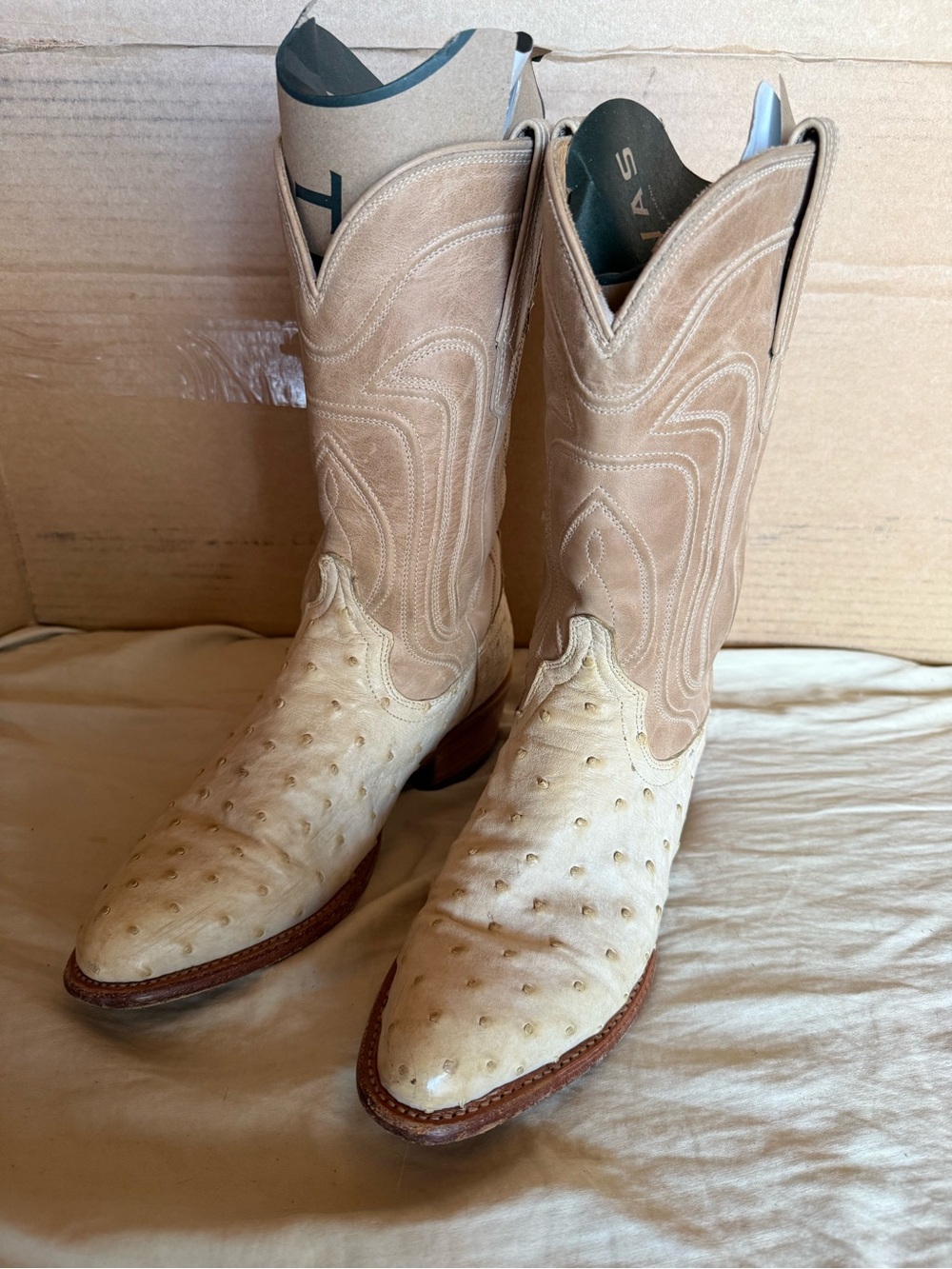 Tecovas Jaime ostrich pearl